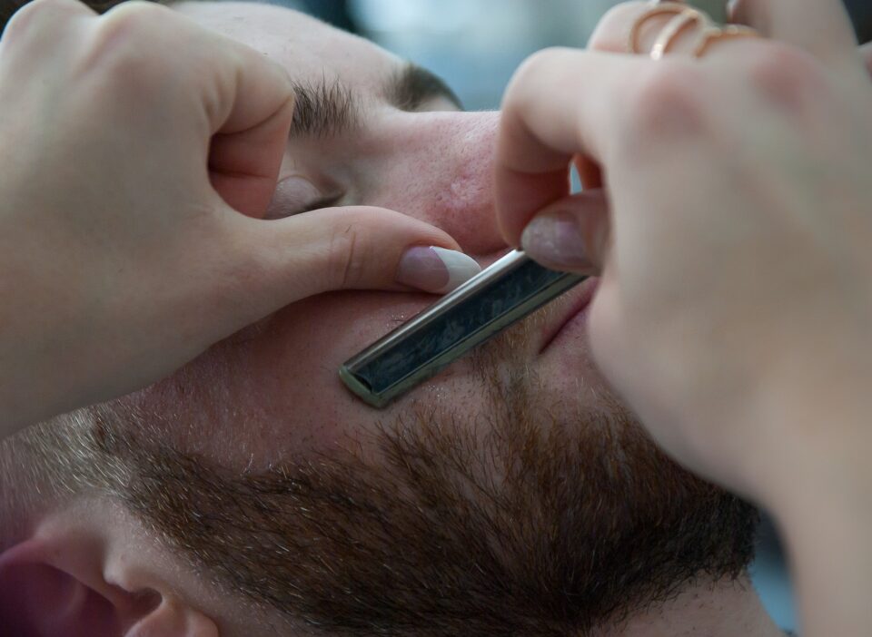 Quattro consigli per curare una barba corta